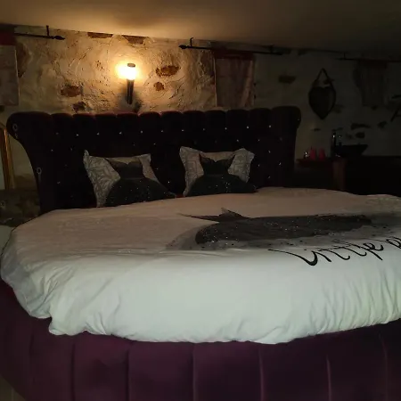 Domaine De Cyrce Bed and Breakfast